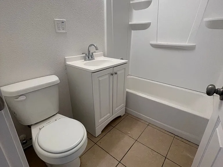 2946 Ogden Ave — Photo 7