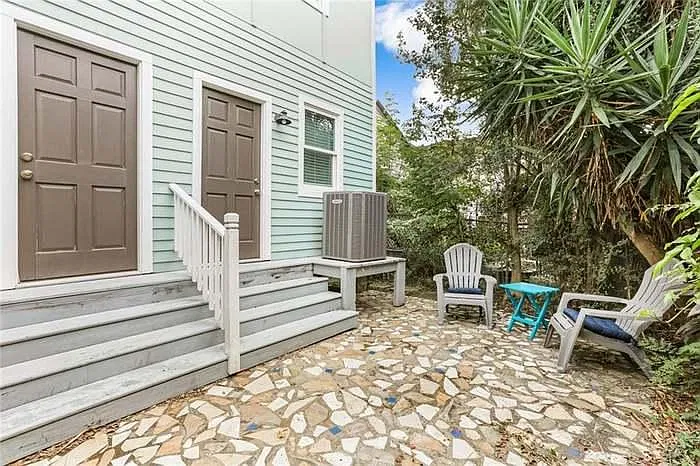 3 bed, 1100 sqft, $2,550 — Photo 4