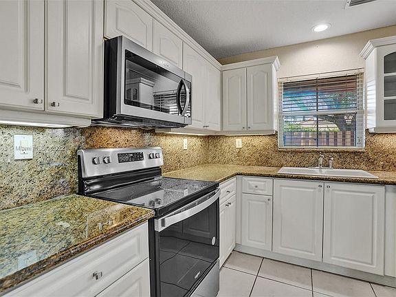 5th image of 14016 S Forest Oak Cir #14016