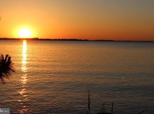 114 Point Rd, Stevensville, MD 21666