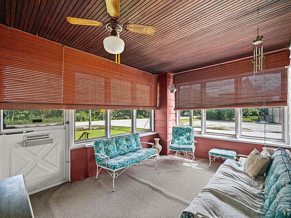 5th image of 19580 Glenwood Rd