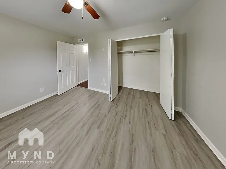 8814 Miami Dr — Photo 13