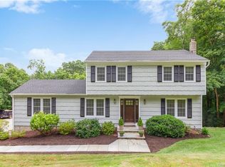 9 Carina Dr, Somers, NY 10589