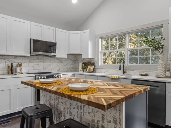 205 Spring St, Louisburg, NC 27549