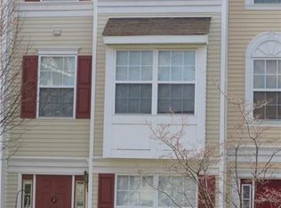 19 Giera Ct, Parlin, NJ 08859