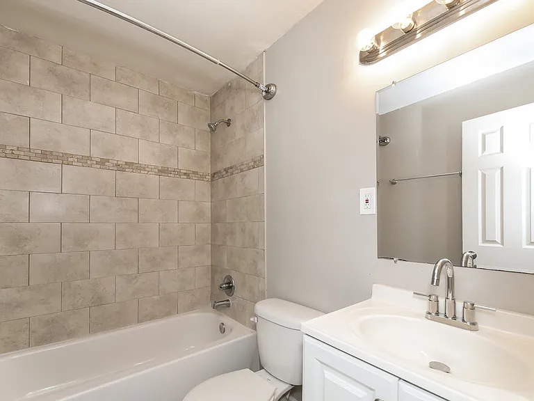 6511 Burgundy Rd S — Photo 15
