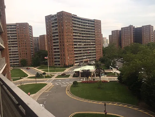 Sold by EZ Sell Realty | media 18