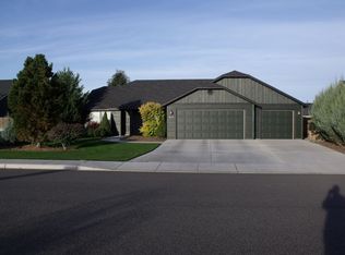 6102 Ochoco Ln, Pasco, WA 99301