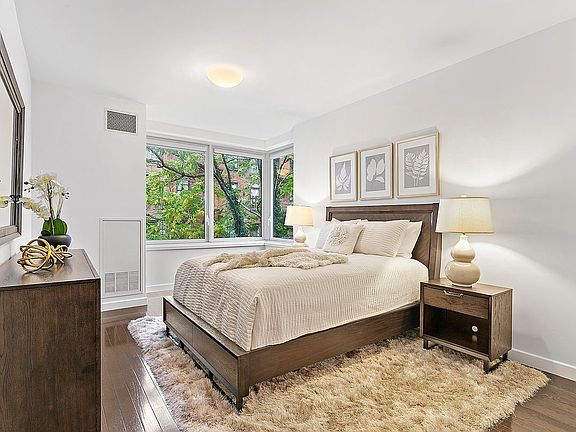3rd image of 462 W 58th St APT 5A