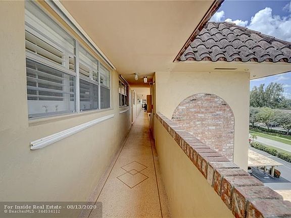 4th image of 4100 Crystal Lake Dr APT 501