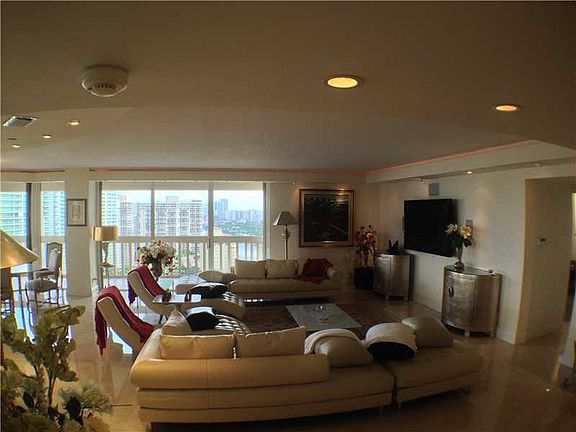 5th image of 19707 Turnberry Way #28