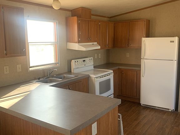 3rd image of 400 26th St #84