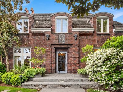 1919 Shenandoah Drive E, Seattle, WA, 98112