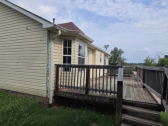 3rd image of 2025 Windroe Dr