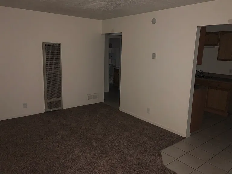 1st Floor Nob Hill 1 Bed Apartment 1 Block to Morningside Park — Photo 31