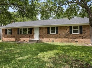 8354 Emerald Ln, North Chesterfield, VA 23236