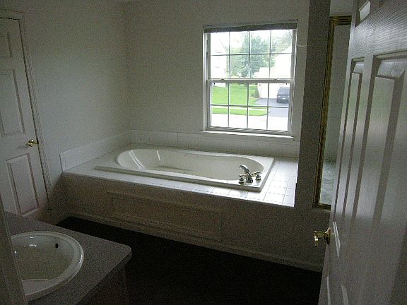 3rd image of 14271 Pond Bluff Dr #136