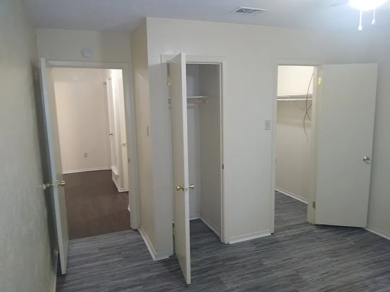 4127 Altamesa Blvd — Photo 22