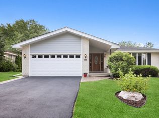 7020 Camden Rd, Downers Grove, IL 60516