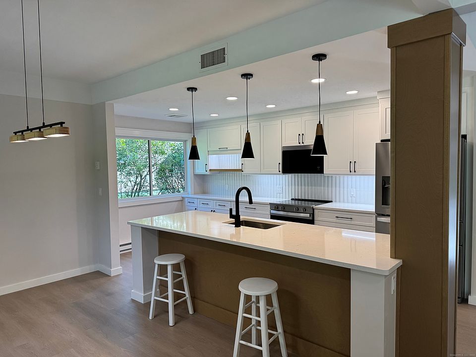 1st image of 623 Heritage Village #B