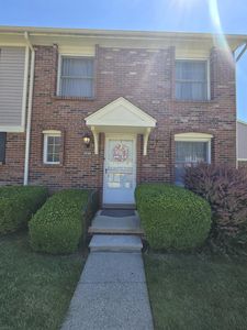20148 S Great Oaks Cir, Clinton Township, MI, 48036