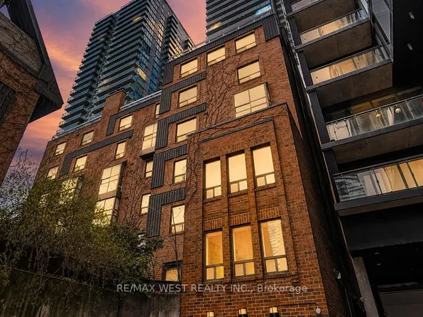 19 Dundonald St Unit 404, Toronto, ON M4Y 1K3
