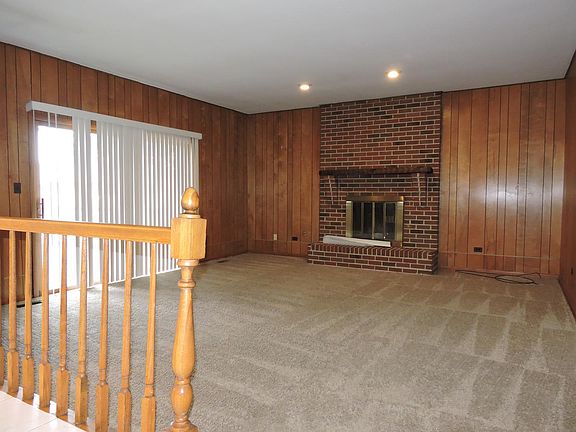5th image of 410 Woodgate Ct