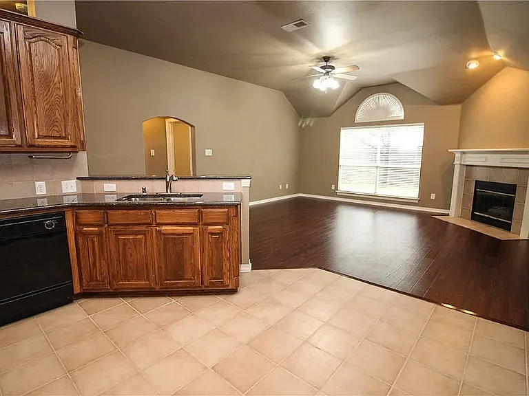 11902 Cobblestone Dr — Photo 16