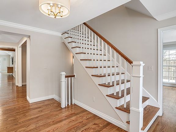 5th image of 274 Kercheval Ave
