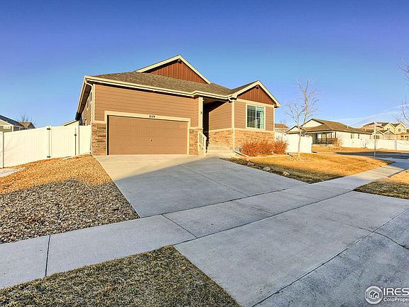 3rd image of 829 Mt Sneffels Ave