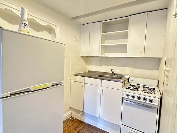 5th image of 51 E 34th St #4T