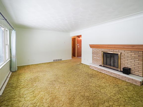 5th image of 632 Gabardine Ave