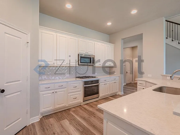 3543 Whitman Dr — Photo 11