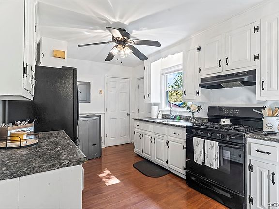 5th image of 1409 Ashley St