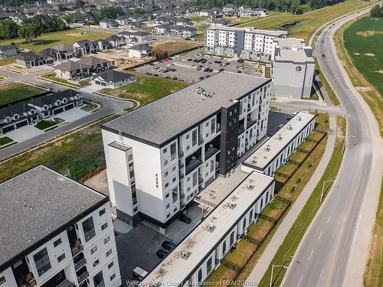 4300 Laurier Pkwy #543 — Photo 9