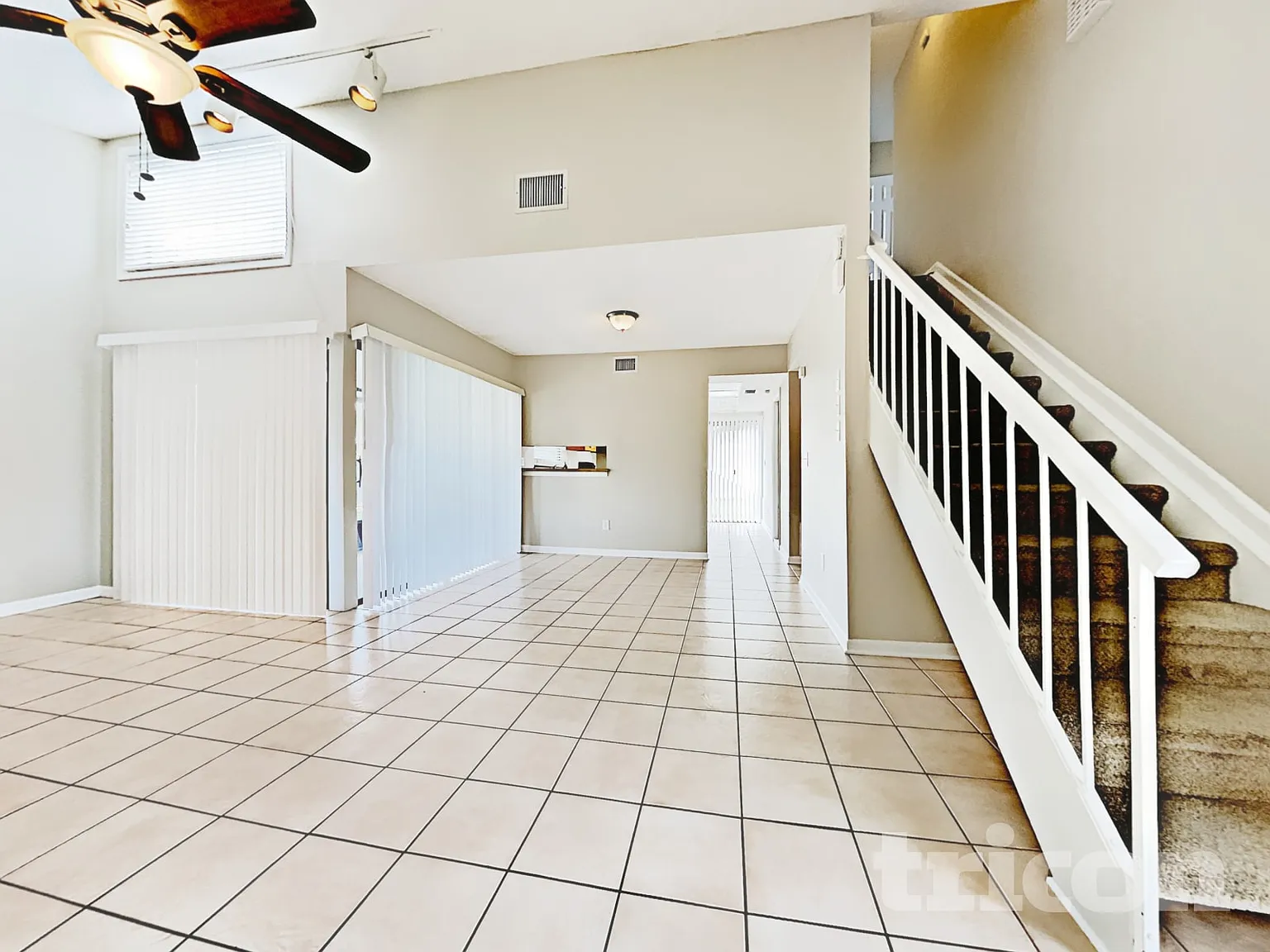 5008 Dollarway Court Tampa FL — Photo 3