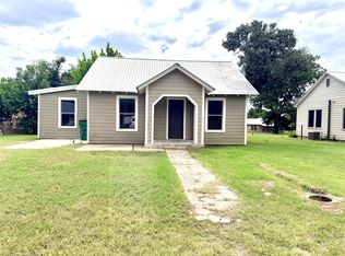 707 Reynolds St, Goldthwaite, TX 76844