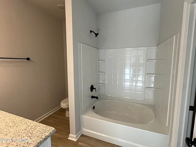 116 Brattle Ct — Photo 6