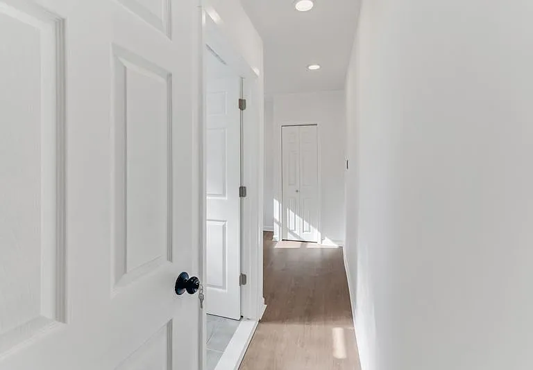 308 W Queen Ln #A06 — Photo 11