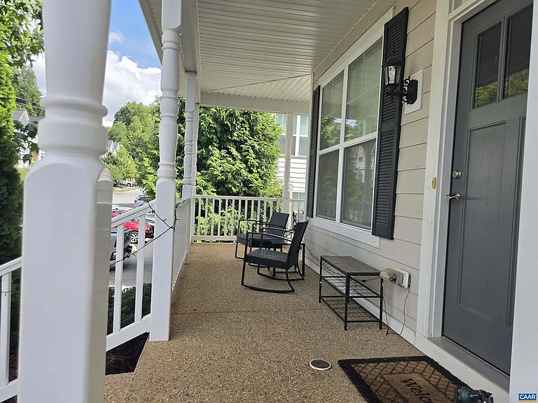 2441 Winthrop Dr — Photo 6