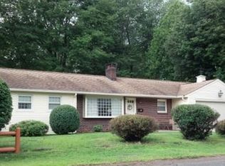 85 Douglas Rd, Lowell, MA 01852