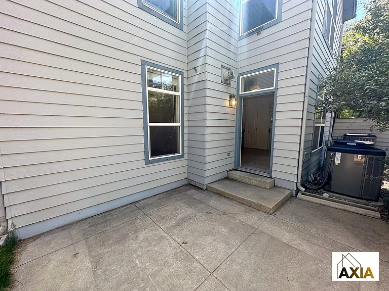 2222 Walnut St #1 — Photo 12