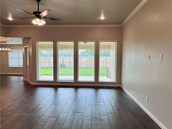 5th image of 6007 Aquilla Dr
