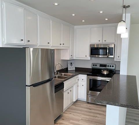 2nd image of 1746 N Orange Dr APT 612