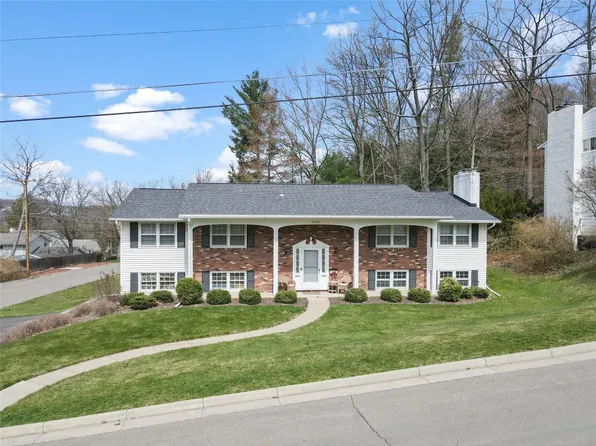 3701 Wildwood Dr, Endwell, NY 13760