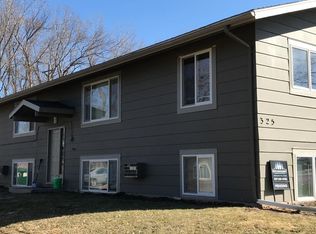 325 27th St NE APT 4, Rochester, MN 55906