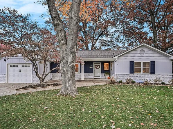 5737 Floyd St, Overland Park, KS 66202