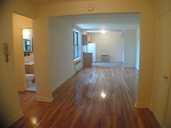 4th image of 3515 Leverich St APT 304
