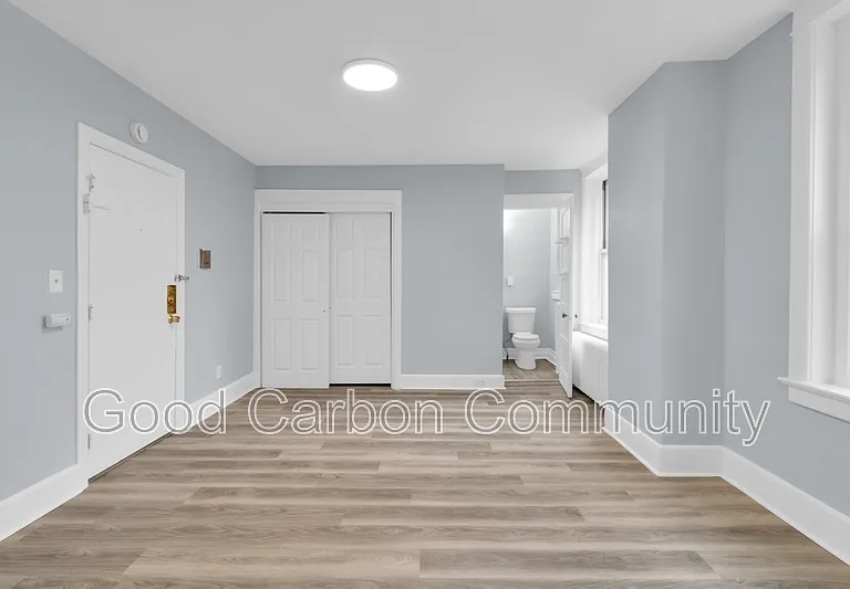 131 Allen St #5 — Photo 7