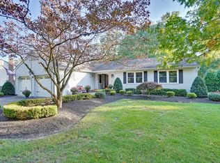29 Rozbern Dr, Eatontown, NJ 07724